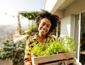 kilimo-lady-rooftop-harvest
