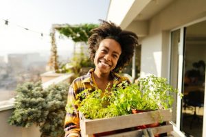 kilimo-lady-rooftop-harvest